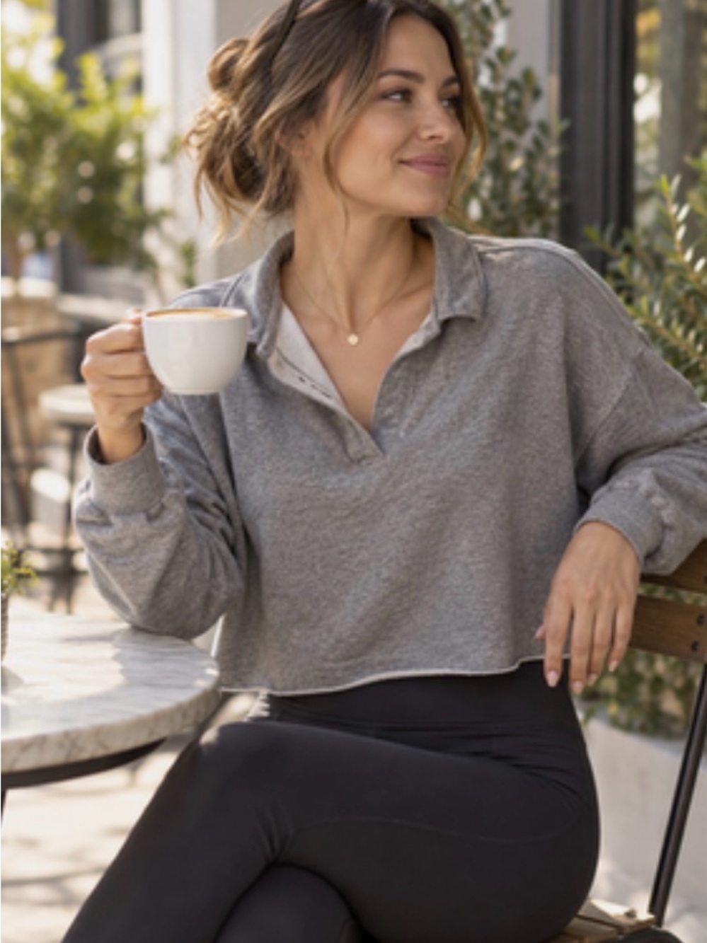 Vuori Sedona Polo Pullover Heather
Grey Cropped Sweatshirt VW290
Womens